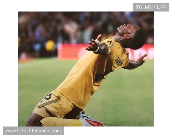 利物浦计划1月斥资2.02亿英镑签三名球员。，利物浦官宣